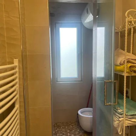 2br Blloku And Park Apartment Tirana
